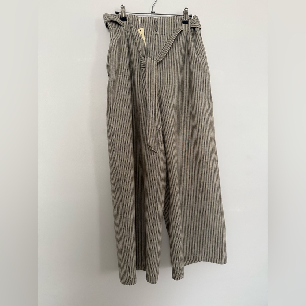 Casual striped, wide-leg pants with a tie belt.